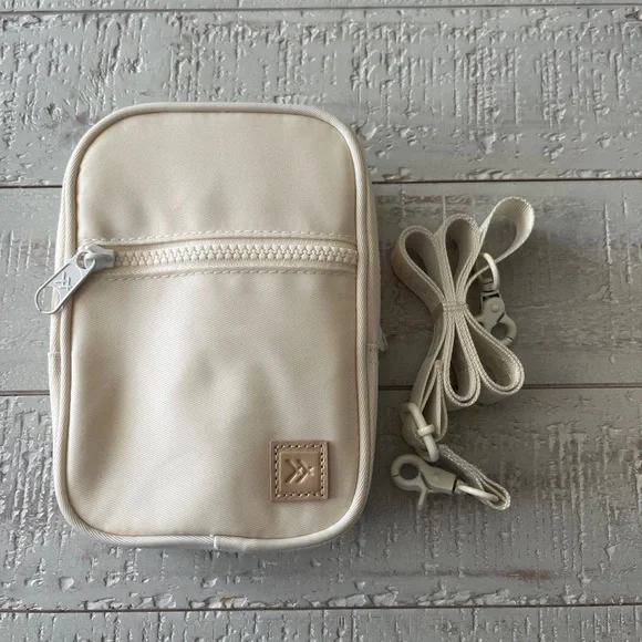Thread Wallets - Off White Crossbody bag NWT - Picture 4 of 4